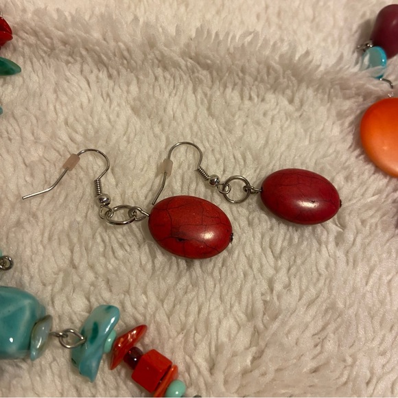 Large beaded necklace with matching earrings - Picture 3 of 5